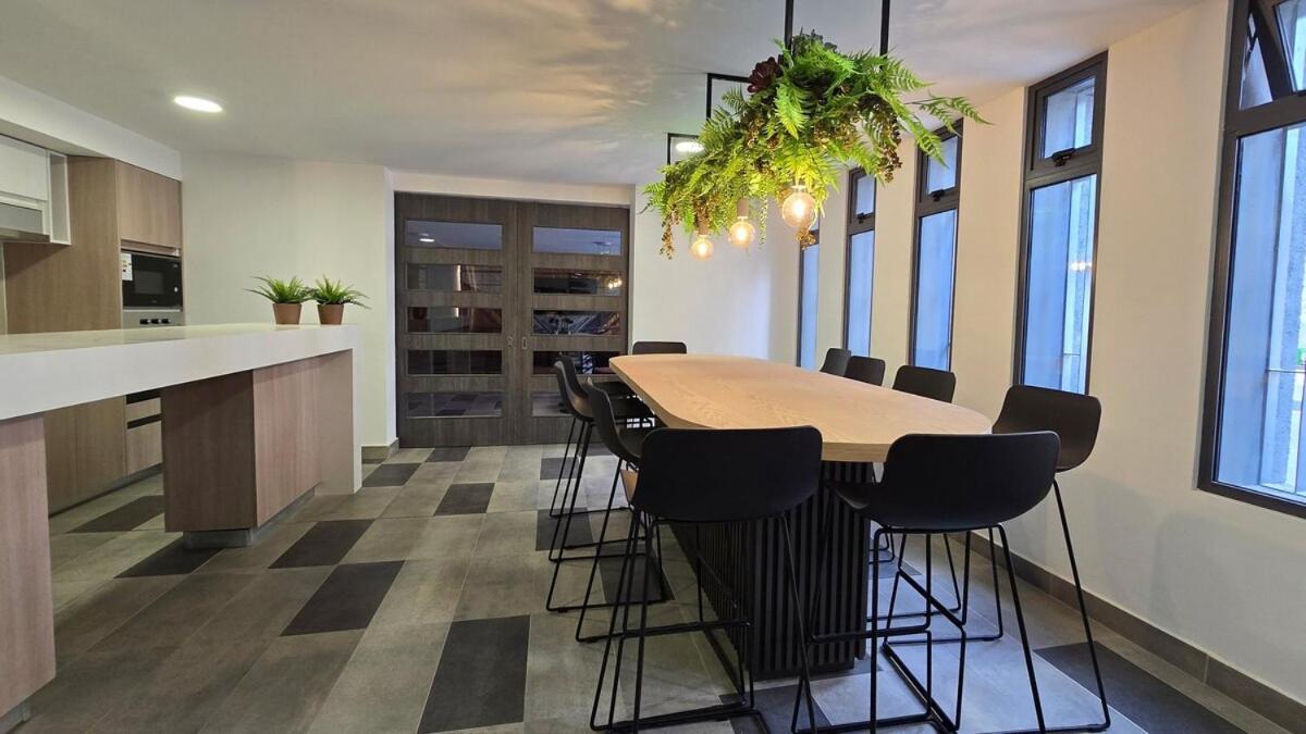 Nuevo 1br,aire Ac,wifi,piscina,metro Santa Lucia Apartamento *