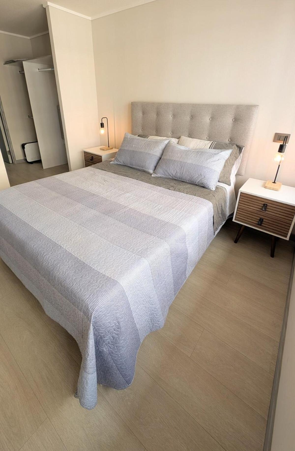 Nuevo 1br,aire Ac,wifi,piscina,metro Santa Lucia * Santiago