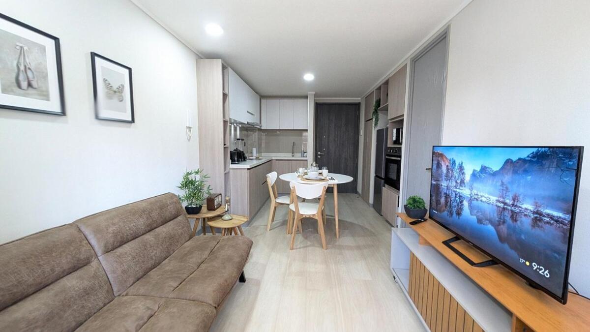 Nuevo 1br,aire Ac,wifi,piscina,metro Santa Lucia