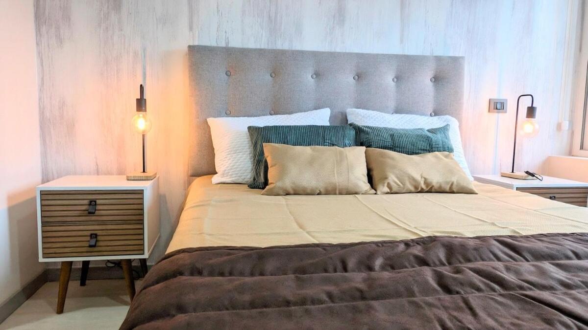 Nuevo 1br,aire Ac,wifi,piscina,metro Santa Lucia Apartamento