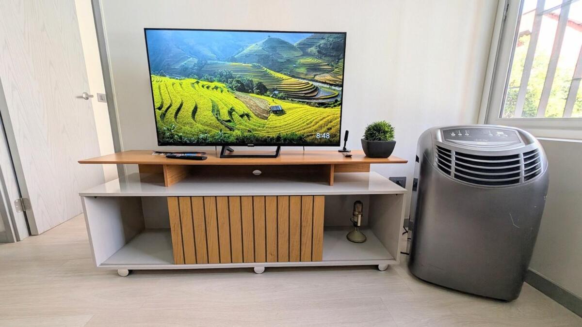 Apartamento Nuevo 1br,aire Ac,wifi,piscina,metro Santa Lucia Santiago